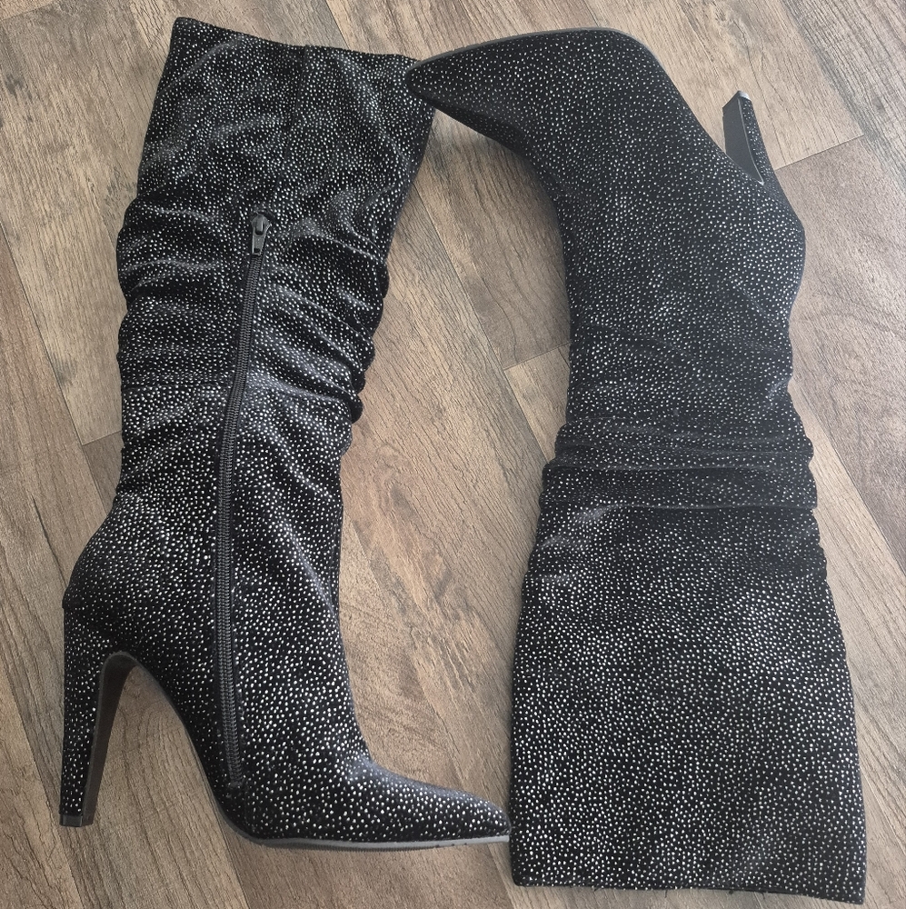 Nina Black Heeled Boots with Glitter Finish